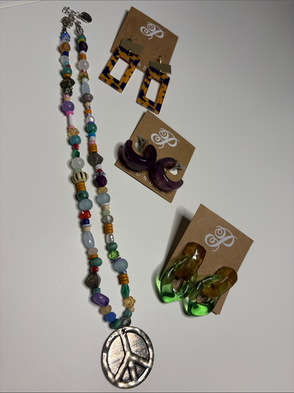 Plunder Multicolor Beaded Peace Pendant Necklace and Assorted Resin Earrings NEW
